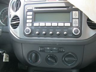 2009 2010 2011 VW Tiguan Radio Player Am FM CD 