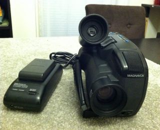 Magnavox Easycam VHS C Camcorder Unit for Parts or Repair