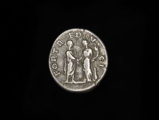  Roman silver denarius coin of Emperor Hadrian, ( Publius Aelius 