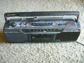 VINTAGE GE GENERAL ELECTRIC AM FM, CASSETTE RECORDER BOOMBOX WITH BASS 