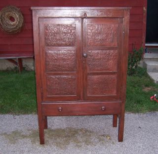 ANTIQUE PRIMITIVE EARLY RED PAINTED WOODEN 12 HARP TIN PIE SAFE 