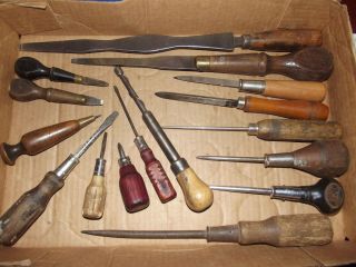 VINTAGE LEATHER TOOLS TURNSCREWS AWLS SCREWDRIVERS STANLEY RULE LEVEL 
