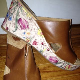 Womens Boc By Born Wedge Sandals Tan Leather With Floral Heel Size 10 