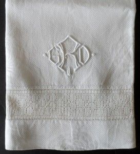   Linen Damask Bath Towel 24x39 Needlelace Inset Monogram LRD