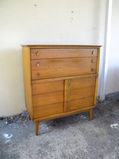 MID CENTURY HAND CARVED CHEST OF DRAWERS BY BASSETT FURNITURE