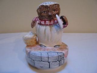 Beatrix Potter Figurine Music Box Schmid Mrs Tiggy Winkle Hedgehog 