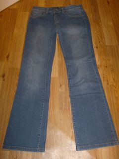 BCBG Paris Jeans, Womens Size 6, Boot Cut, Cute!