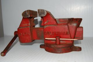 Columbian Bench Vise D 43 1 2 3 1 2 Replaceable Jaws Swivel Pipe Jaws 