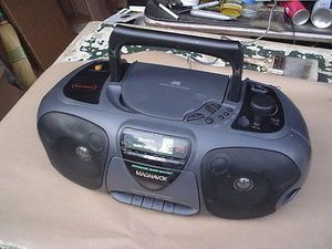  AZ 8055 Am FM CD Stereo Portable Boombox w Mic or iPod Input