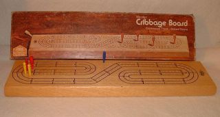 Milton Bradley E s Lowe Wood Cribbage Board 1975