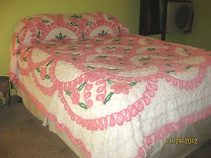 BEDSPREAD VINTAGE CHENILLE PINK AND WHITE NICE LARGE QUEEN SIZE 1950S