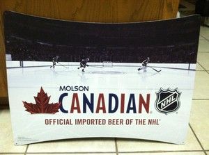   CANADIAN HOCKEY NHL TIN BEER SIGN nice hockey player theme MAPLE LEAF
