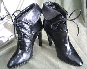 CARESSA BLACK LEATHER FOLDED CUFF ANKLE BOOTIES LACE UP 8 EUC GORGEOUS 