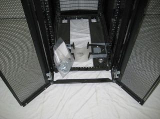GRADE A    Dell PowerEdge 4220 42u Server Rack Enclosure Racks   fits 