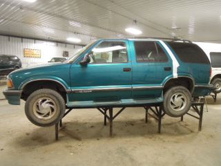  part came from this vehicle: 1995 CHEVY S10 BLAZER Stock # WL6202