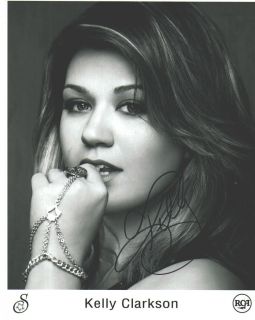  Kelly Clarkson Autograph