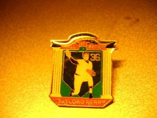 Giants Gaylord Perry 36 Hall of Fame Pin Chevron