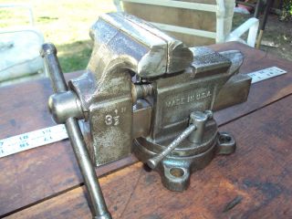 COLUMBIAN BENCH VISE 3 1/2JAWS W/ SWIVEL BASE & PIPE GRIPS CLEVELAND