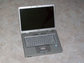 Hp Compaq Presario c500 Laptop * Broken S/N cnd7041xl5