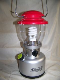 Coleman Battery Operated Lantern Classic form 8 D batteries Low, High
