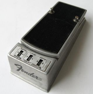   FENDER FUZZ WAH DISTORTION FILTER VOLUME PEDAL WITH BLENDER CONTROL