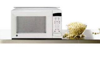 GE 1100 Watt 1.1 Cubic Foot Microwave Oven   Turntable & Touch