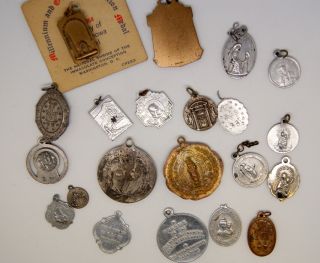MEDAL LOT of 23 ~Vintage & Antique Religious Medals  LQQK
