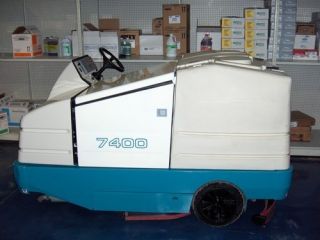 Reconditioned Tennant 7400 Cylindrical Scrubber