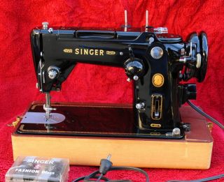 Vintage Singer Model 319W Sewing Machine Super Nice Condition Leather