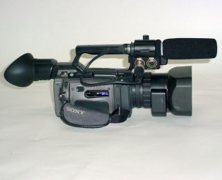Sony Handycam DSR PD170 Digital MiniDV Camcorder 3CCD
