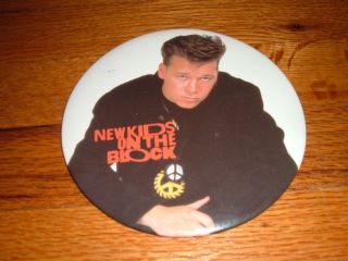 1989 New Kids on the Block Donnie Wahlberg Donny Button Pin w Display