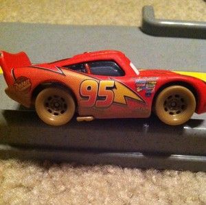 Disney Cars Dirt Race Track Lightening McQueen 1 55 Die Cast Used