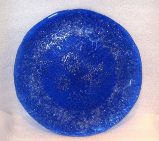 COBALT BLUE GLASS SERVING PLATE CHARGER W SILVER SNOWFLAKES 14 1 2 NEW