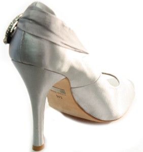 Badgley Mischka Womens Eavan Light Grey Satin Peep Toe Shoe Sz 9