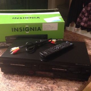 InSignia NS 1DRVCR VHS VCR DVD Recorder Combo Player w Remote Cables