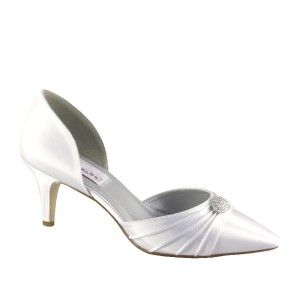  look try on the shanna pump from dyeables these bridal shoes are
