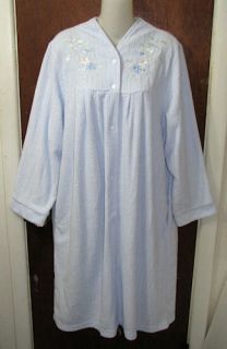 Miss Elaine Classic Snap Front Robe Housecoat Long Sleeve Size Medium