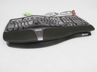 Microsoft Natural Ergonomic Keyboard 4000 USB Wired w/Zoom