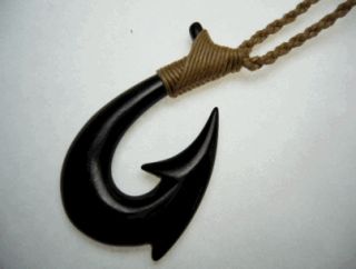 Hawaiian Hawaii Jewelry Fish Hook Bone Carved Pendant Necklace Choker