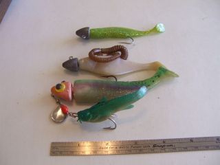 Fishing Lure 4 Soft Bait Jig Heads and 2¾ Catfish