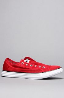 Converse The Chuckit Sneaker in Red Concrete
