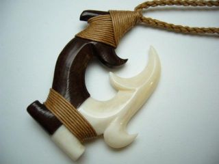 Hawaiian Hawaii Jewelry Fish Hook Rosewood Carve Pendant Necklace
