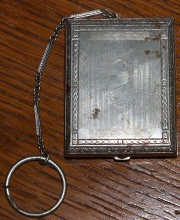 Beautiful Vintage Compact w Chain