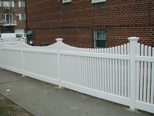  Vinyl Colonial Swoop Picket Fence 4x8Includes 6 Posts 6 Caps