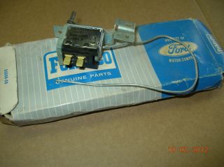 NOS 1966 to 1968 Ford Galaxie LTD a/c Thermostat Assembly # C6AZ 19618