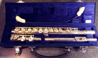  Yamaha 221 Student Flute and Case