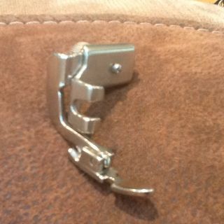   Sewing Machine Low Shank Zipper Foot Attachment 221 201 15 99 328