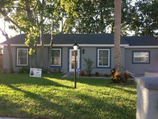 SINGLE FAMILY HOME IN FORT MYERS FL. GREAT LOCATION, UPGRADED