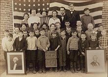 1915 class at the geyer school of geyer ohio
