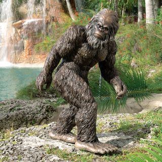   Legendary Bigfoot Sasquatch Yeti Wildlife Yard and Garden Statue